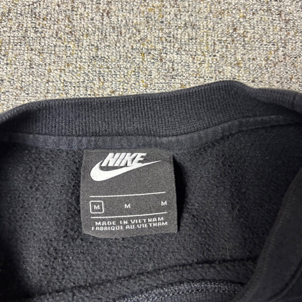 Nike Sweatshirt Mens Medium Crewneck Black Embroidered Logo Pullover Fleece - Picture 3 of 7